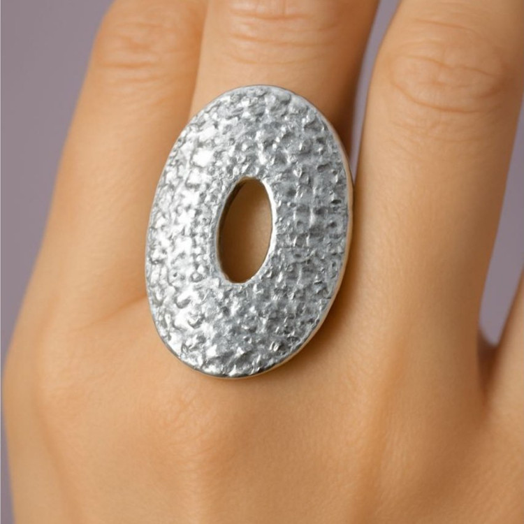 انگشتر استیل زنانه طرح گل طلایی درشت تنوع طرح freesize رنگ ثابت کد bn (پس کرایه)