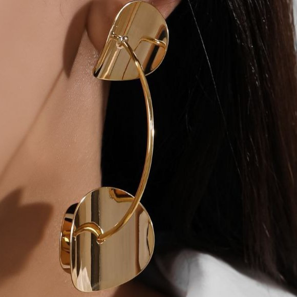گوشواره آبکاری نقره طرح دو دایره مینیمال رنگ ثابت کد tj (پس کرایه)