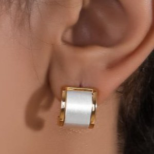 گوشواره آبکاری نقره طرح صدفی طلایی نقره ای تنوع طرح رنگ ثابت کد tj (پس کرایه)