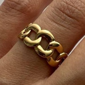 انگشتر استیل زنانه طرح کارتیر طلایی رنگ ثابت کد tj (پس کرایه)