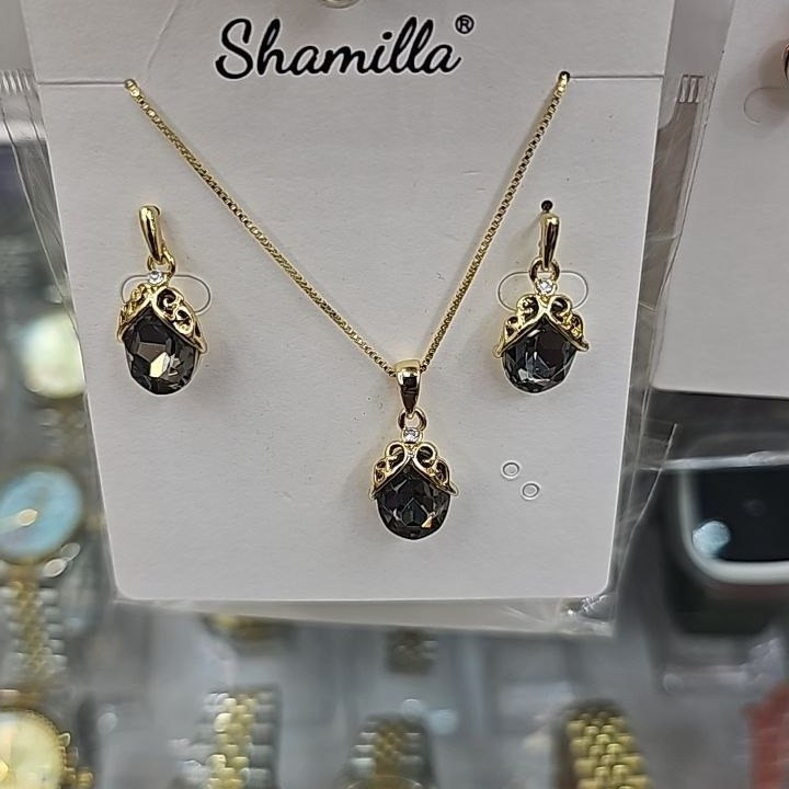 نیم ست گردنبند و گوشواره طرح جواهری طرح نگین سوارفسکی تنوع طرح رنگ ثابت کد vn (پس کرایه)