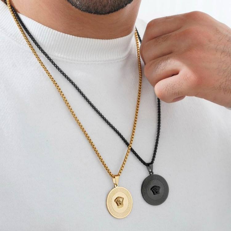 گردنبند و آویز پلاک استیل مردانه طرح ورساچ Versace تنوع طرح رنگ ثابت کد sm (پس کرایه)