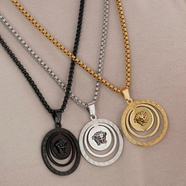 گردنبند و آویز پلاک استیل مردانه طرح ورساچ Versace تنوع طرح رنگ ثابت کد sm (پس کرایه)