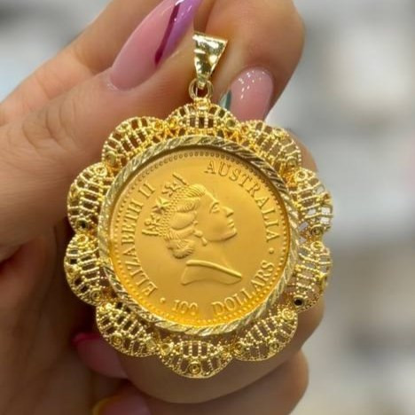 گردنبند و آویز پلاک مشابه طلا زنانه طرح ملکه الیزابت رنگ ثابت کد gy (پس کرایه)
