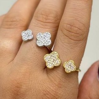 انگشتر طرح جواهری زنانه طرح دو گل ونکلیف Vancleef  نگین رنگ ثابت کد gy (پس کرایه)