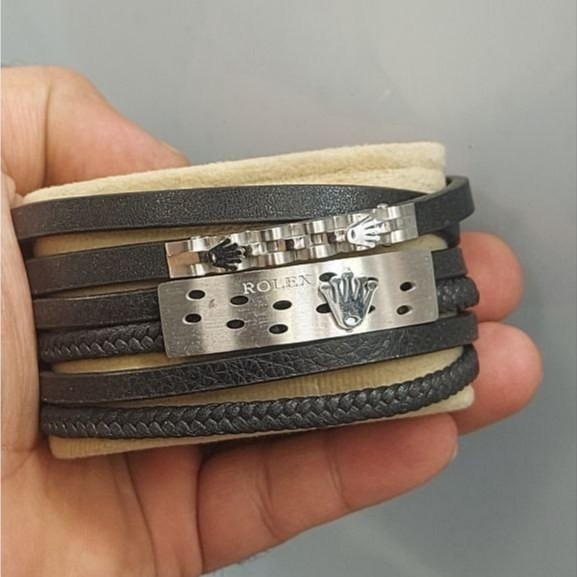 دستبند چرمی قفل و پلاک استیل مردانه طرح گوچی Gucci کیفیت چرم عالی در تنوع طرح رنگ ثابت کد bn (پس کرایه)