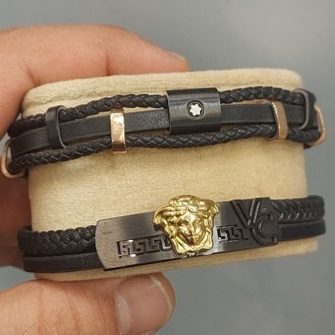 دستبند چرمی قفل و پلاک استیل مردانه ورساچ  Versace کیفیت چرم عالی تنوع طرح رنگ ثابت کد bn (پس کرایه)