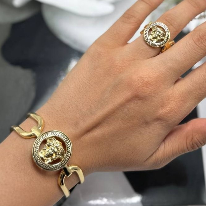 نیم ست دستبند و انگشتر طرح جواهری زنانه طرح ورساچ Versace تنوع طرح رنگ ثابت کد sm (پس کرایه)