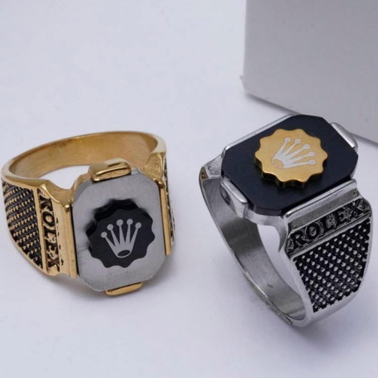 انگشتر استیل مردانه طرح ورساچ Versace برجسته رنگ ثابت و ضد حساسیت کد mp (پس کرایه)