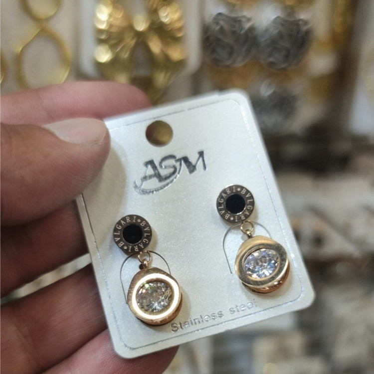 گوشواره استیل زنانه طرح آویز مستطیل نگین دار تنوع طرح رنگ ثابت کد bn (پس کرایه)