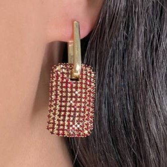 گوشواره طرح جواهری (میخ نقره) طرح مستطیل رنگ ثابت کد tk (پس کرایه)