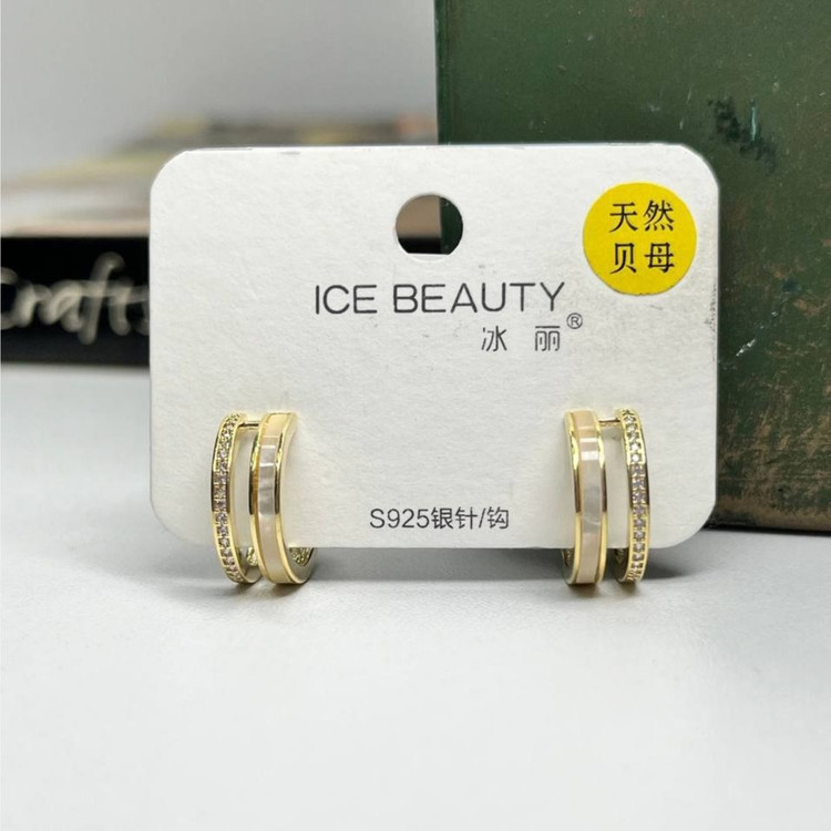 گوشواره طرح جواهری (میخ نقره) طرح دو حلقه نگین رنگ ثابت کد tk (پس کرایه)