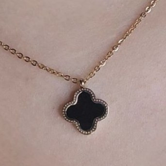 گردنبند و آویز پلاک آبکاری نقره طرح گل ونکلیف Vancleef رنگ ثابت کد vn (پس کرایه)