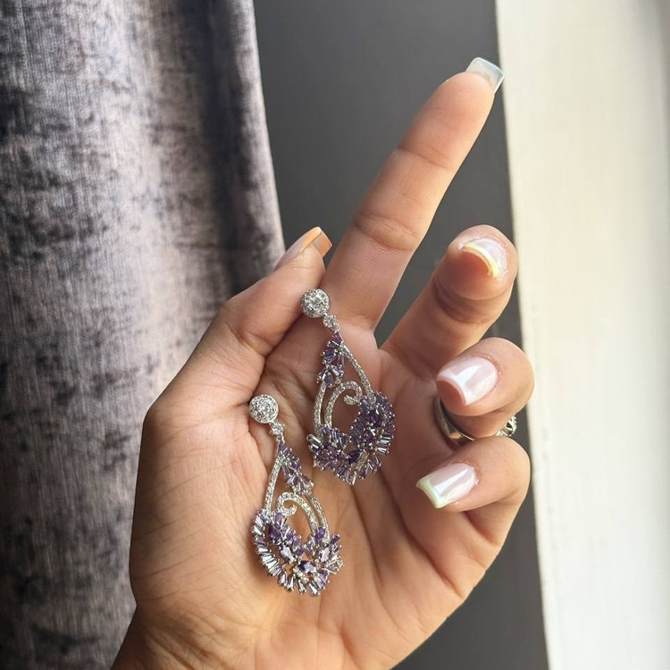 گوشواره طرح جواهری طرح گل نگین رنگی رنگ ثابت کد sm (پس کرایه)
