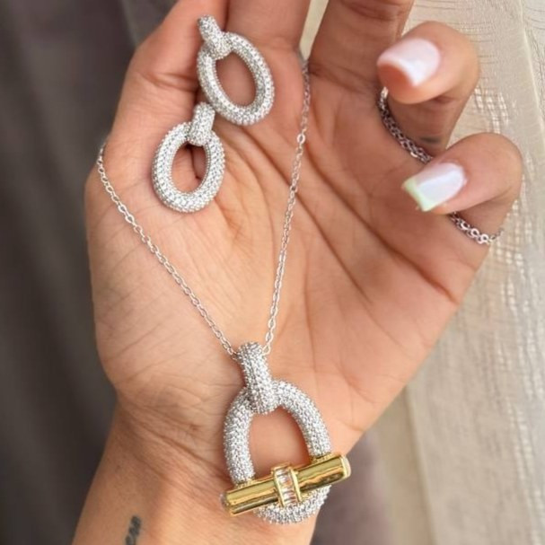 نیم ست گردنبند و گوشواره طرح هرمس HERMES رنگ ثابت کد sm (پس کرایه)