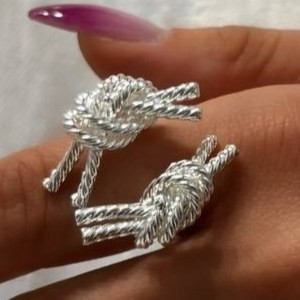 انگشتر و دستبند زنانه آبکاری نقره طرح مینیمال تنوع طرح رنگ ثابت کد gy (پس کرایه)