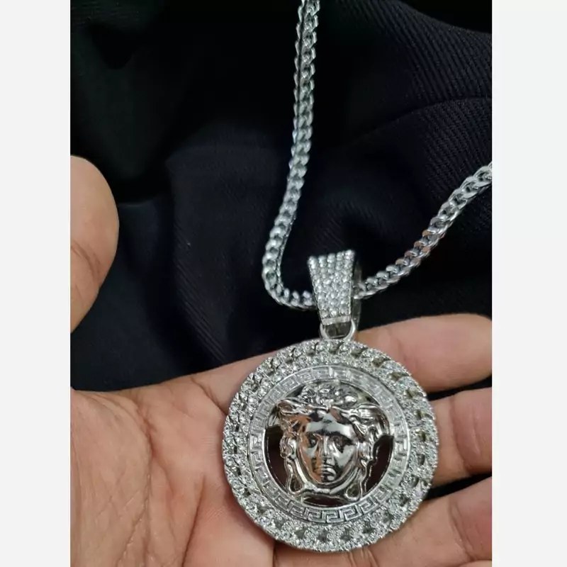 گردنبند و آویز پلاک فول نگین طرح ورساچه Versace رنگ ثابت کد vn (پس کرایه)