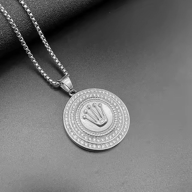 گردنبند و آویز پلاک فول نگین طرح رولکس Rolex رنگ ثابت کد vn (پس کرایه)