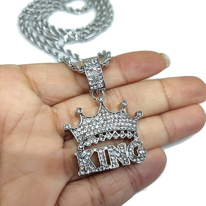 گردنبند و آویز پلاک فول نگین طرح تاج کینگ KING رنگ ثابت کد vn (پس کرایه)
