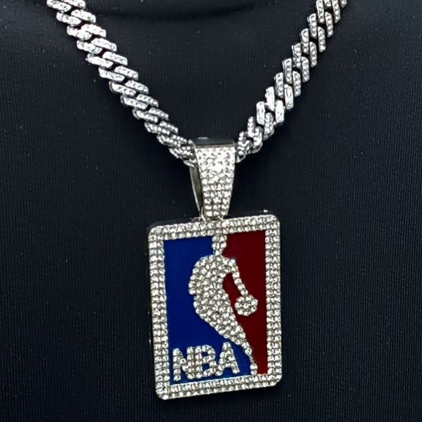 گردنبند و آویز پلاک فول نگین طرح NBA رنگ ثابت کد vn (پس کرایه)