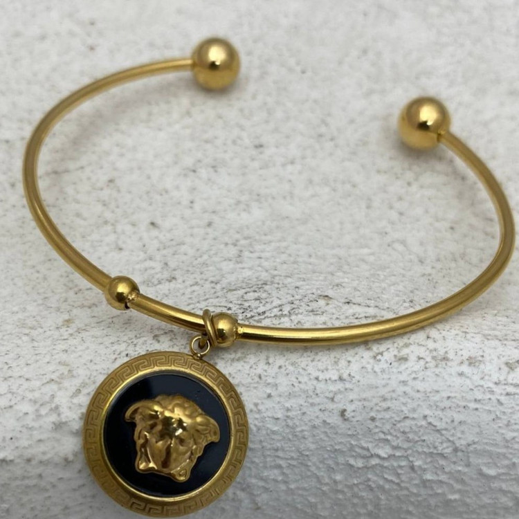 دستبند و بنگل استیل زنانه طرح ورساچه Versace در دو طرح جذاب رنگ ثابت کد tj (پس کرایه)