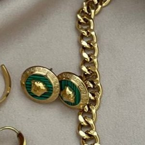 ست کامل گردنبند و ساعت رومانسون و دستبند و انگشتر و گوشواره استیل زنانه طرح ورساچه Versace رنگ ثابت کد tj (پس کرایه)