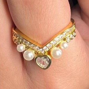 انگشتر زنانه طرح جواهری طرح نگین قلبی مرواریدی رنگ ثابت کد tk (پس کرایه)