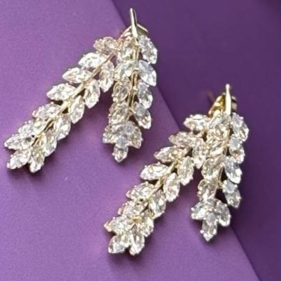 گوشواره طرح جواهری زنانه طرح گندمی نگین رنگ ثابت کد sm (پس کرایه)