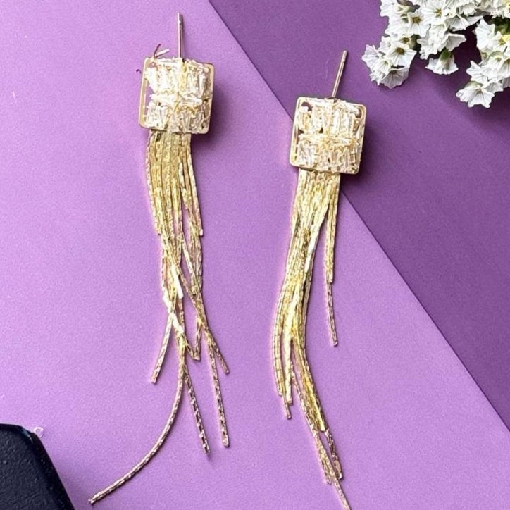 گوشواره طرح جواهری زنانه طرح مربع آویز رنگ ثابت کد sm (پس کرایه)