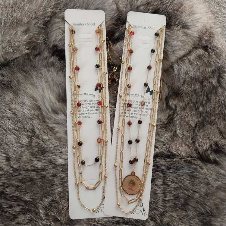 گردنبند استیل زنانه طرح الیزابت و سنگ طبیعی عقیق دو لاین طلایی تنوع طرح رنگ ثابت کد as (پس کرایه)