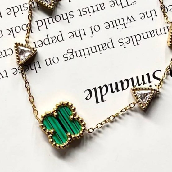 دستبند استیل زنانه طرح گل ونکلیف Vancleef نگین رنگبندی رنگ ثابت کد tk