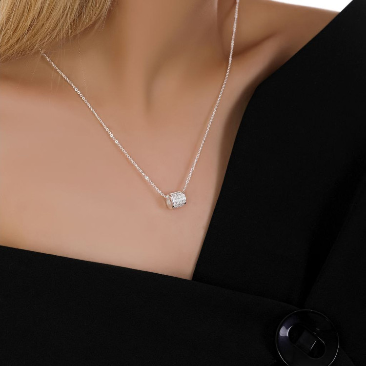 گردنبند و آویز پلاک آبکاری نقره طرح گل ونکلیف Vancleef نقره ای تنوع طرح رنگ ثابت کد mp
