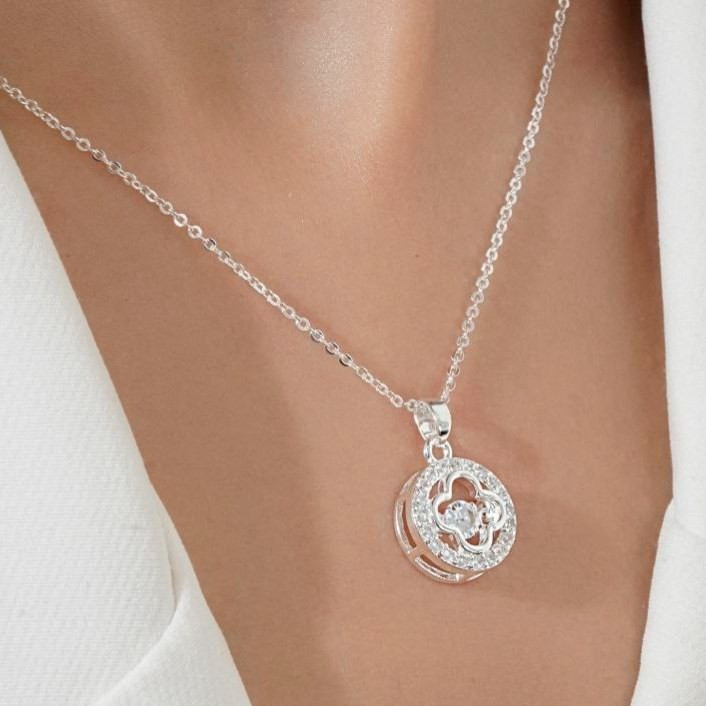 گردنبند و آویز پلاک آبکاری نقره طرح قلب Love نگین تنوع طرح رنگ ثابت کد mp