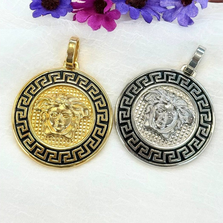 گردنبند و آویز پلاک استیل مردانه طرح ورساچه Versace تنوع طرح و رنگ رنگ ثابت کد sm