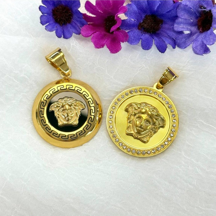 گردنبند و آویز پلاک استیل مردانه طرح ورساچه Versace در دو طرح متفاوت رنگ ثابت کد sm