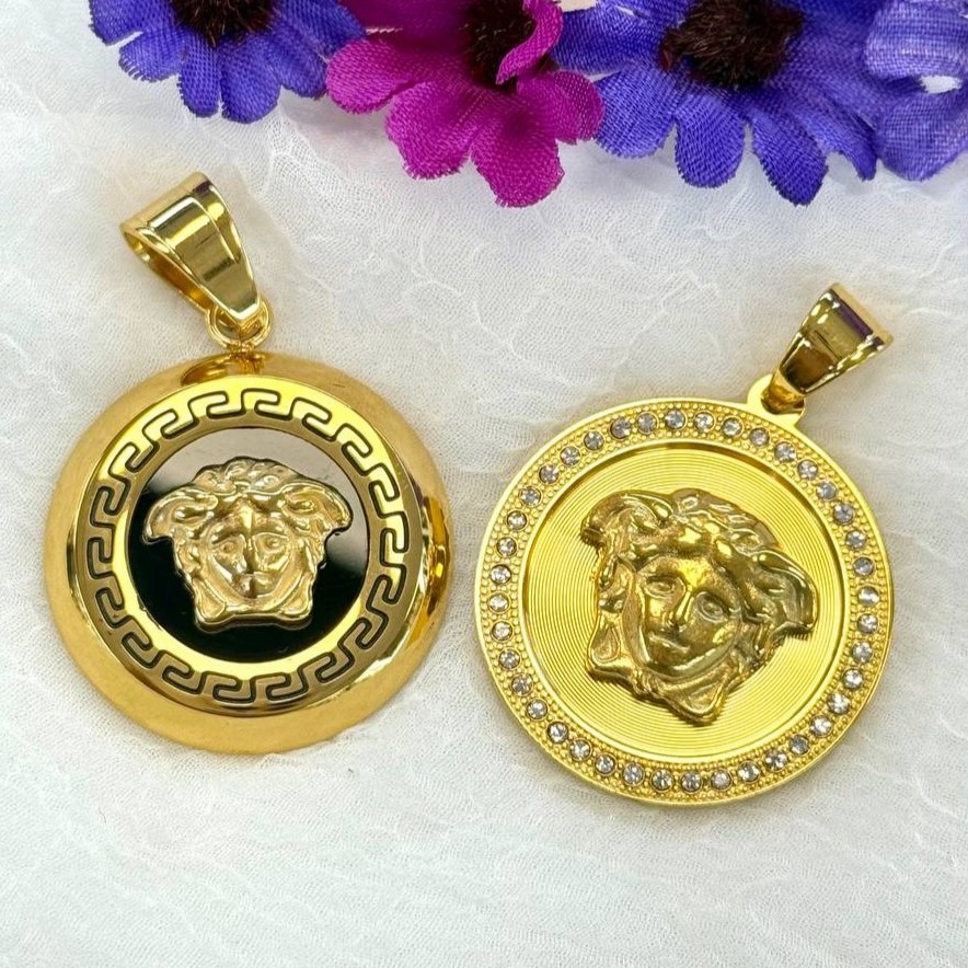 گردنبند و آویز پلاک استیل مردانه طرح ورساچه Versace در دو طرح متفاوت رنگ ثابت کد sm