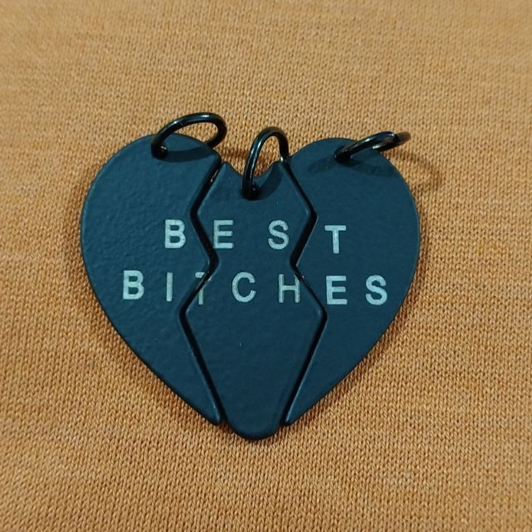 زنجیر و آویز پلاک استیل سه نفره دوستی BEST BITCHES رنگ ثابت کد as