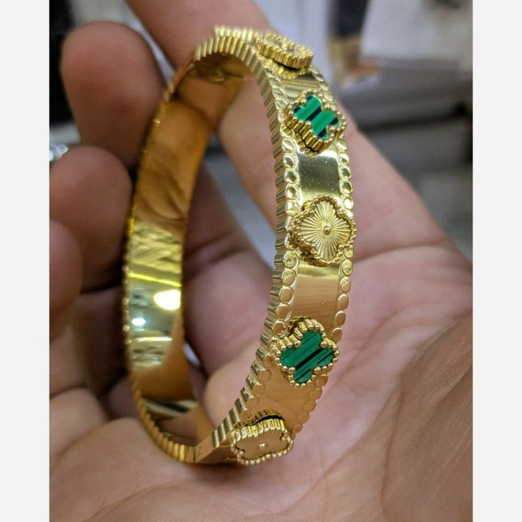 دستبند النگویی و بنگل طرح طلا زنانه طرح گل ونکلیف vancleef رنگ ثابت کد sh