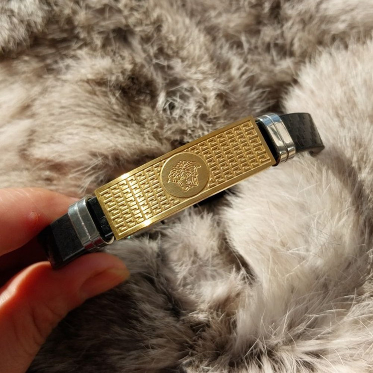 دستبند چرمی قفل و پلاک استیل مردانه ورساچ VERSACE تنوع طرح رنگ ثابت کد as