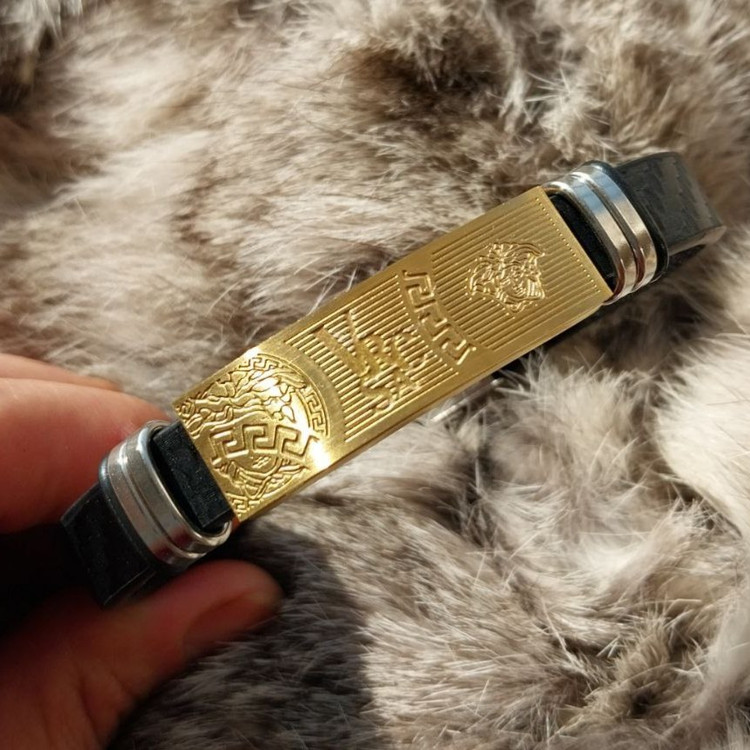 دستبند چرمی قفل و پلاک استیل مردانه ورساچ VERSACE تنوع طرح رنگ ثابت کد as