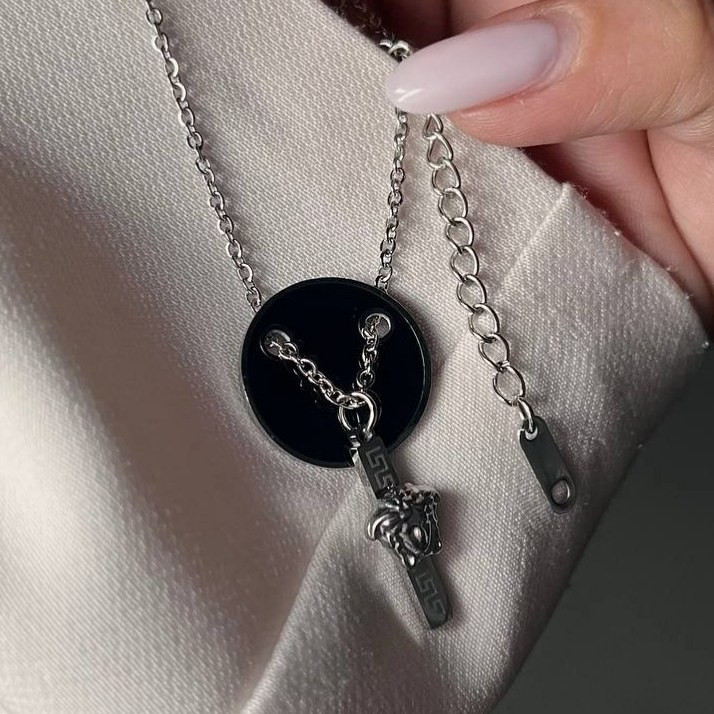 گردنبند و آویز پلاک استیل طرح دایره و بیضی آویز ورساچ VERSACE تنوع طرح رنگ ثابت