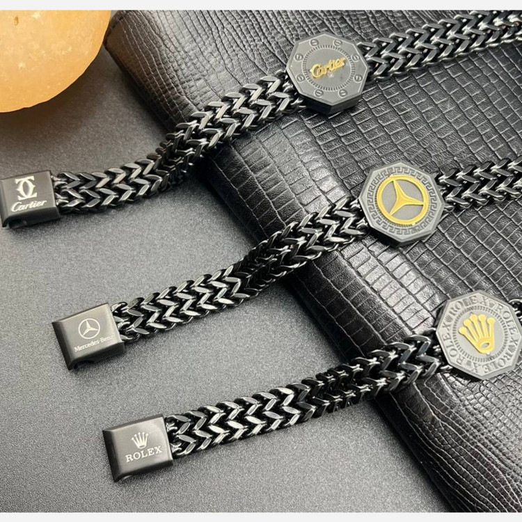 دستبند استیل مردانه مدل ساعت هشت ضلعی طرح ورساچه،طرح بنز،طرح رولکس و کارتیر رنگ ثابت کد ki