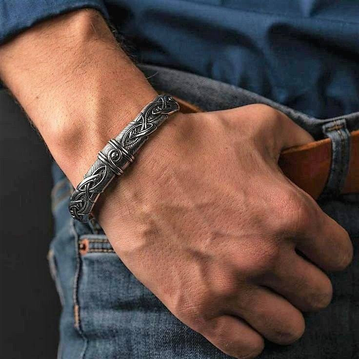 دستبند بنگل استیل طرح پیچ خورده در طرح های متنوع دیگر رنگ کاملا ثابت کد ki