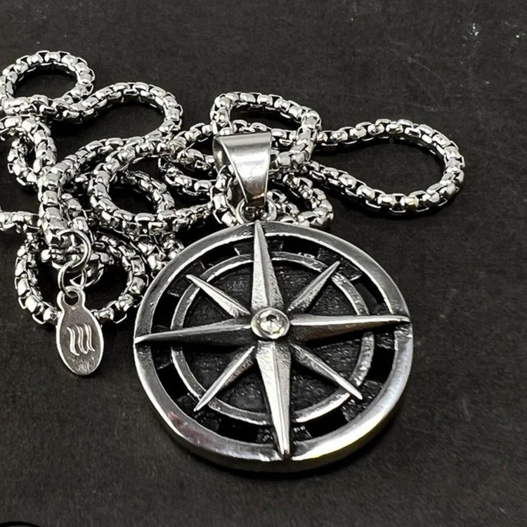 گردنبند و پلاک آویز استیل قطب نمای وایکینگ همراه زنجیر ویتالی رنگ ثابت کد ar