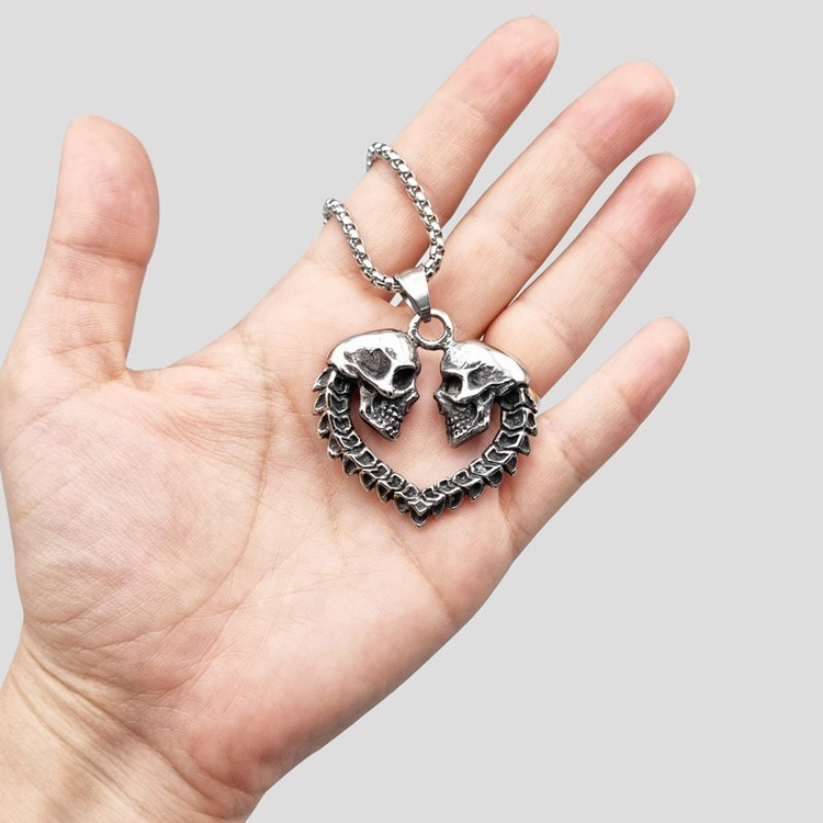 گردنبند و پلاک آویز استیل اسکلتی عشق مدل Love رنگ ثابت کد ar
