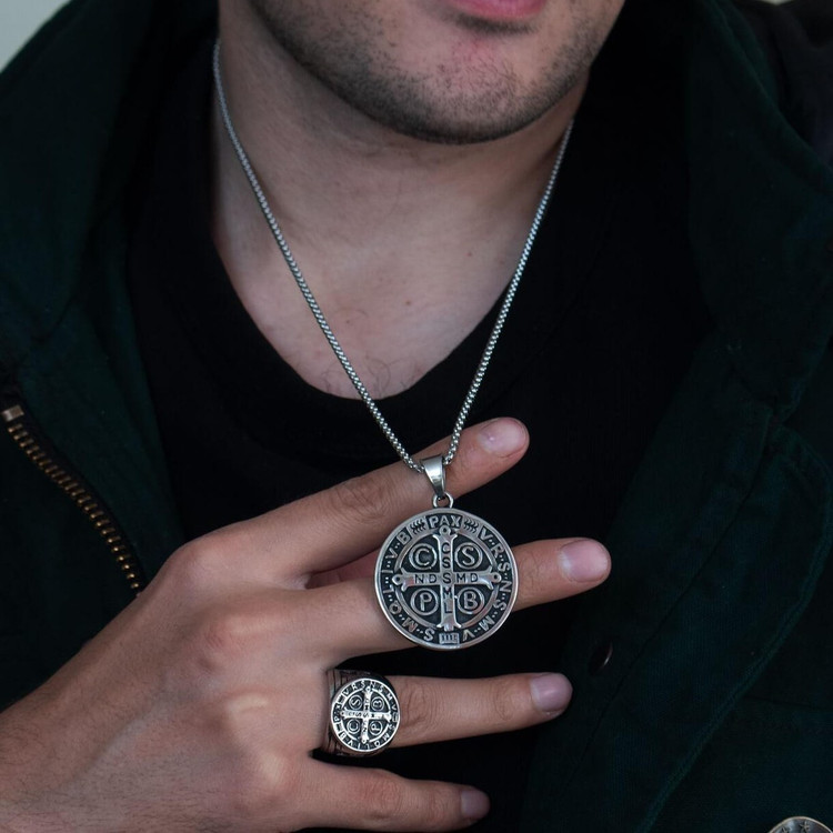 گردنبند و پلاک آویز استیل کنستانتین Constantine رنگ ثابت کد ar