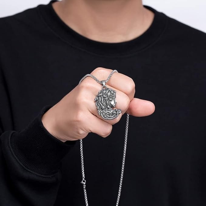 گردنبند و پلاک آویز استیل مدل مدوسا medusa رنگ ثابت کد ar