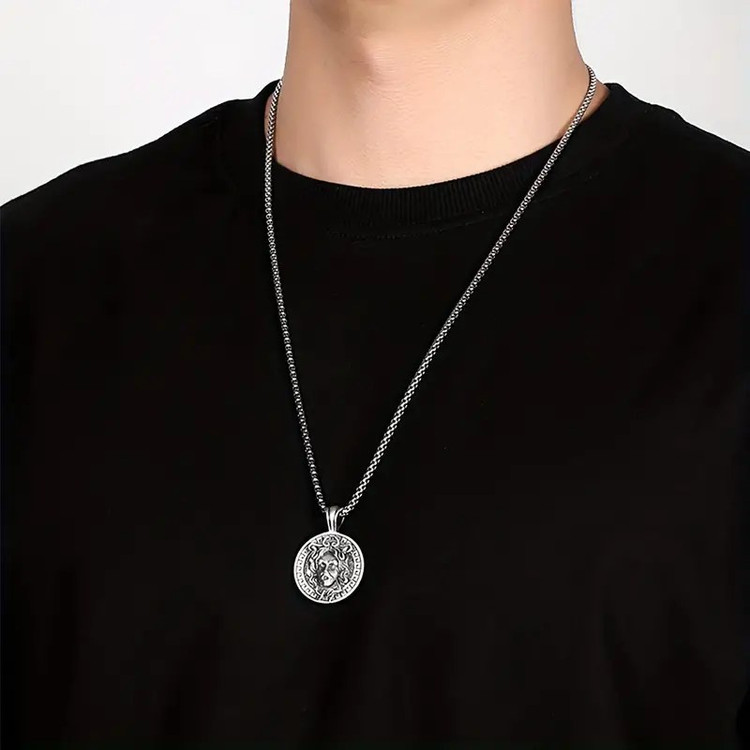گردنبند و پلاک آویز استیل مدوسا medusa طرح ورساچ رنگ ثابت کد ar