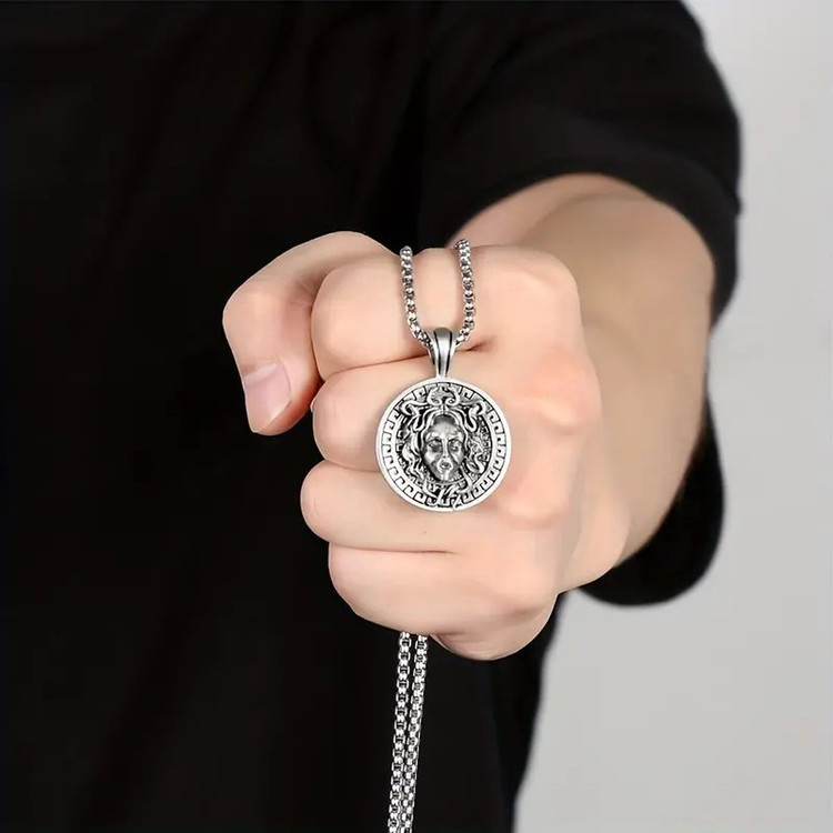 گردنبند و پلاک آویز استیل مدوسا medusa طرح ورساچ رنگ ثابت کد ar
