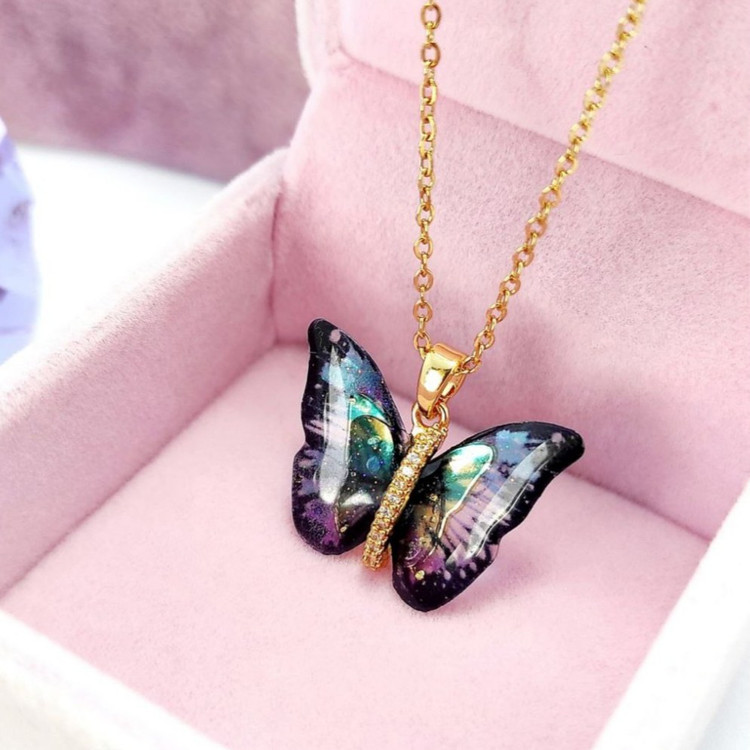 گردنبند زنانه مدل آویز زیبای پروانه رنگی فانتزی رنگ ثابت کد MP